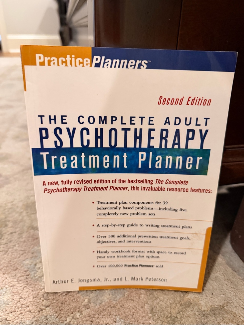 The Complete Adult Psychotherapy Treatment Planner - White/Blue